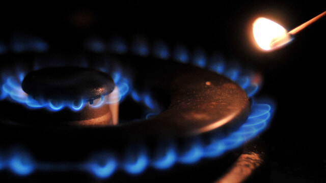 Gas