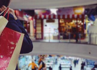 Città e demografia d’impresa: in Lombardia cala il commercio al dettaglio ma aumenta il comparto ricettivo